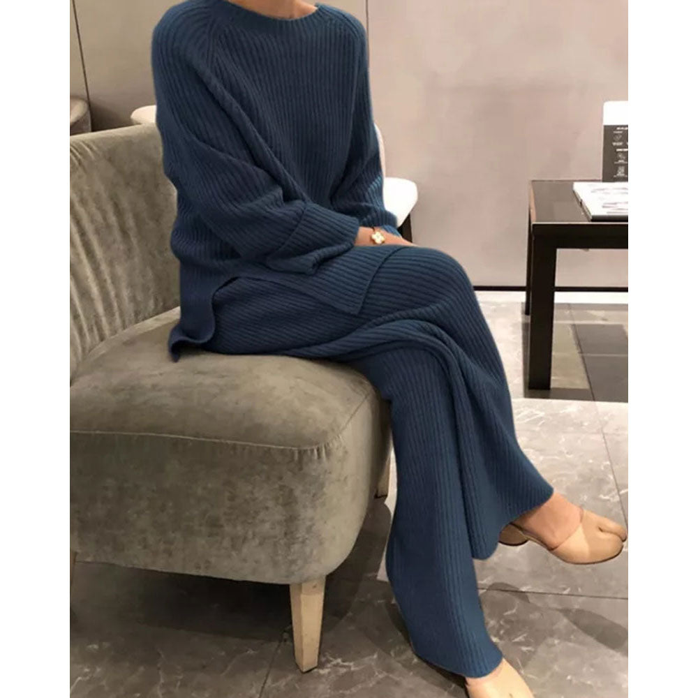 Laura - Einfarbig gestricktes Oberteil und Hose