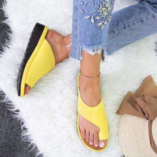Orthopädische Sandalen, die den Hallux valgus korrigieren