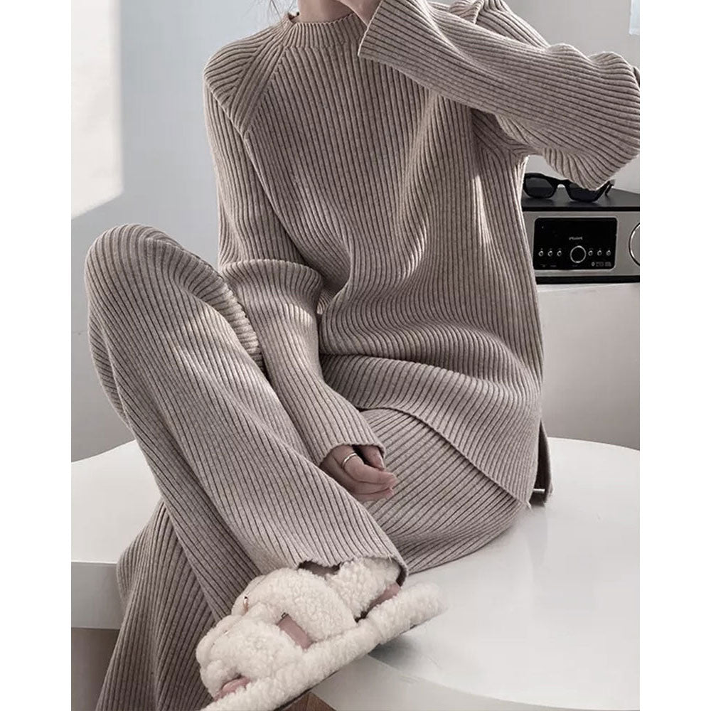 Laura - Einfarbig gestricktes Oberteil und Hose