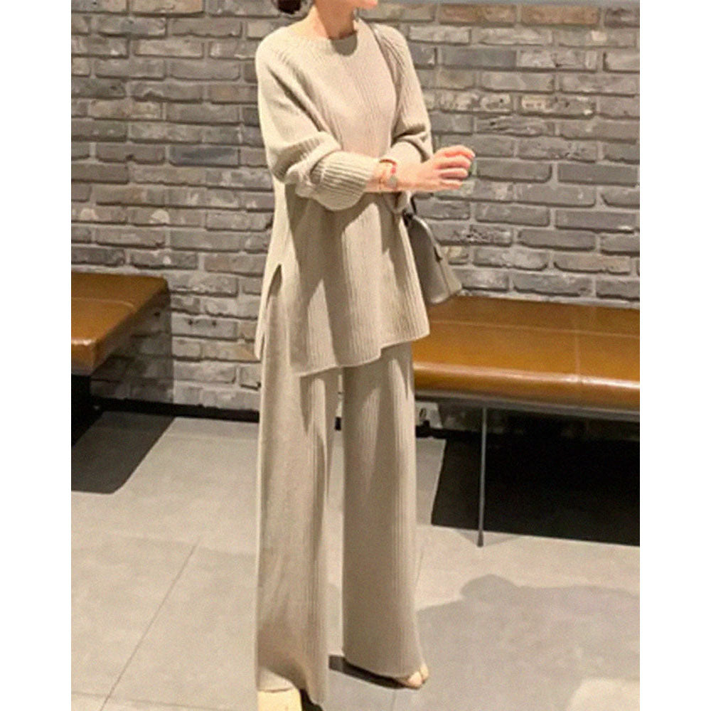 Laura - Einfarbig gestricktes Oberteil und Hose