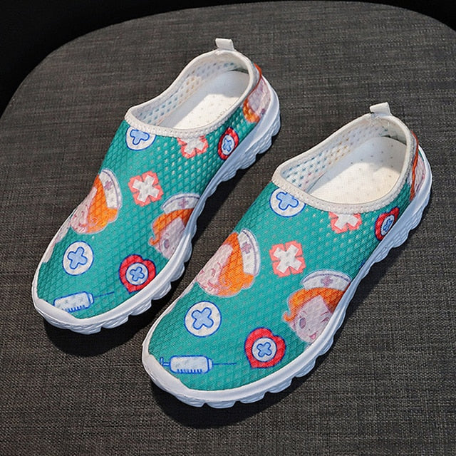 VitalStep - Ergonomische & Atmungsaktive für Pflegerinnen