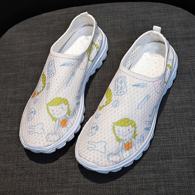 VitalStep - Ergonomische & Atmungsaktive für Pflegerinnen
