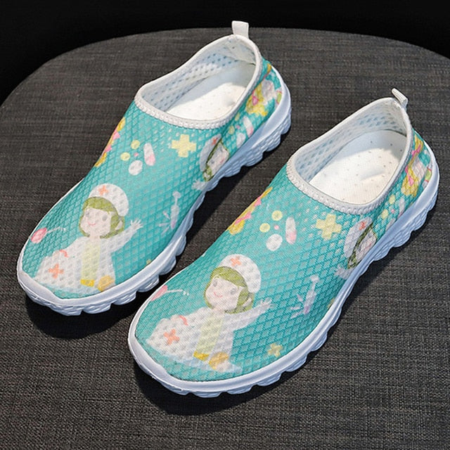 VitalStep - Ergonomische & Atmungsaktive für Pflegerinnen